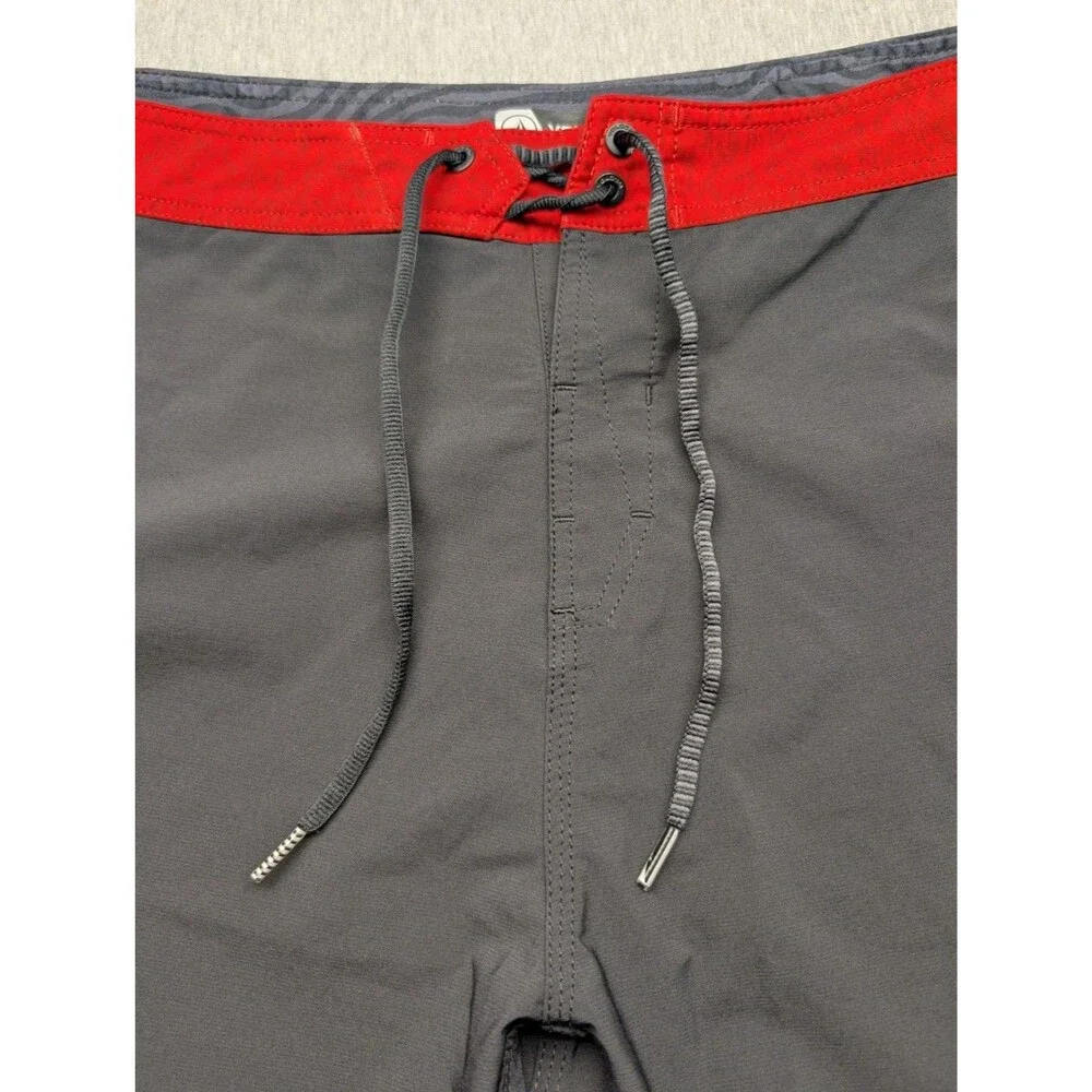 Volcom Hawaii Mod-Tech Boardshorts Men's Size 44